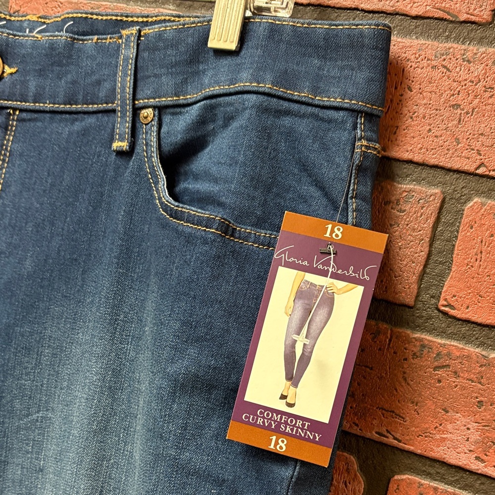 NWT Gloria Vanderbilt Women's Blue Skinny Jeans Average